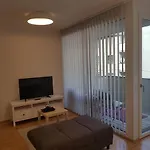 Central Lg Studio Free Parking